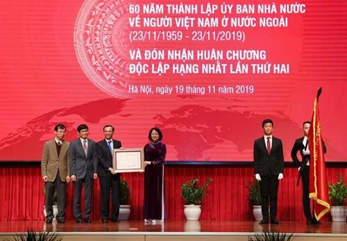 海外越南人事务国家委员会全力厚植海外侨胞的爱国主义情怀