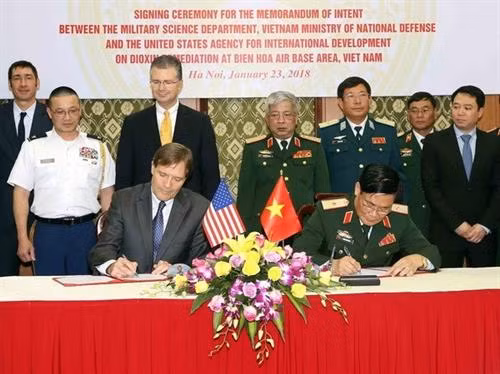 越南与美国签署意向书 启动边和机场橙毒剂污染地清理项目