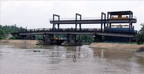 坚江省多措并举 加大招商引资力度