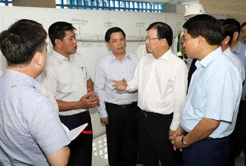 政府副总理郑廷勇：立即完善相关手续 将吉灵—河东城铁投入运营