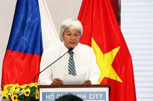 胡志明市举行多场友好见面会 庆祝各国国庆节