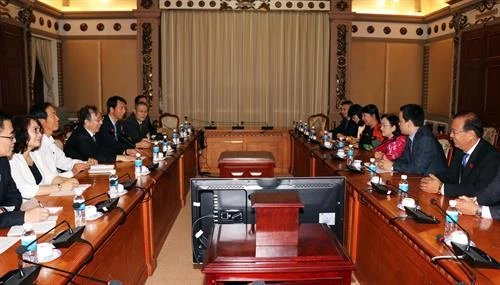 胡志明市与中国上海市加强人民代表工作交流