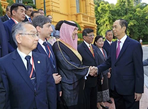 越南国家主席陈大光会见亚审组织各机构代表团团长