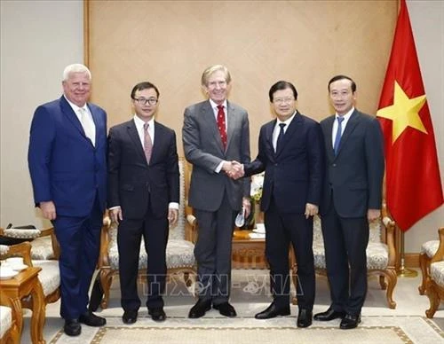 越南政府副总理郑廷勇会见英国SOCO集团首席执行官