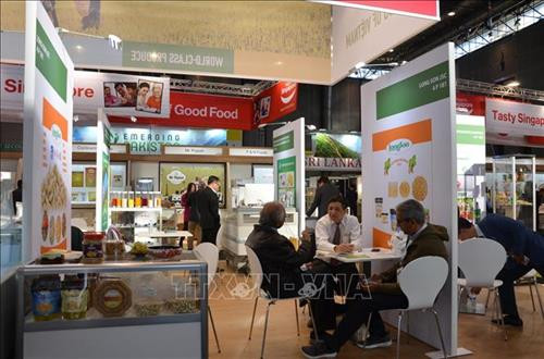 越南30家企业参加展会。图自越通社 越南30家企业参加展会。图自越通社