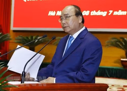 越南政府总理阮春福发表讲话。图自越通社