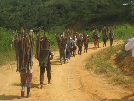 这项礼仪体现相亲相爱和互相帮助过上美好生活的精神。图自互联网 这项礼仪体现相亲相爱和互相帮助过上美好生活的精神。图自互联网