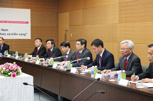 越南代表团出席交流会。（图片来源：越通社）