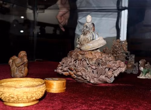 此展所展出的文物。图自越通社 此展所展出的文物。图自越通社