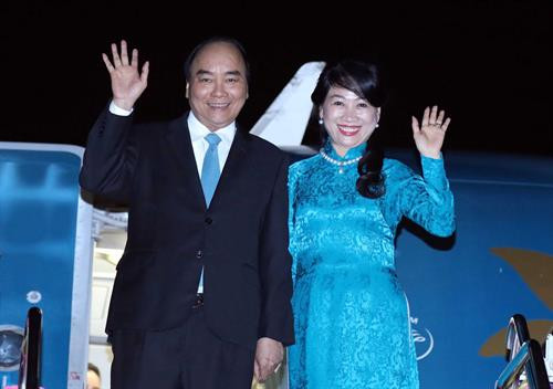 越南政府总理阮春福抵达泰国曼谷 开始第35届东盟峰会框架下的系列活动。图自越通社