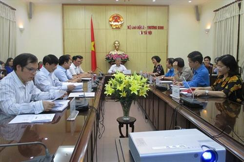 越南劳动总联合会提议2019年最低工资调增8% ảnh 1