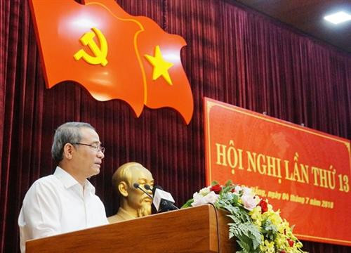 岘港市市委书记张光义发表讲话。（图片来源：因特网）