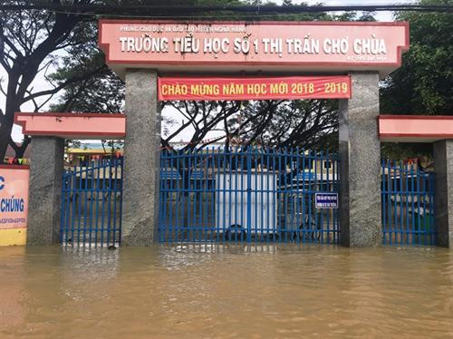 广义省义行县连日来降雨持续，41所学校停课，1.5万名学生受影响。图自越通社