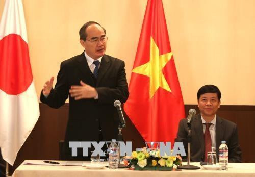 胡志明市委书记阮善仁发表讲话。（图片来源：越通社）