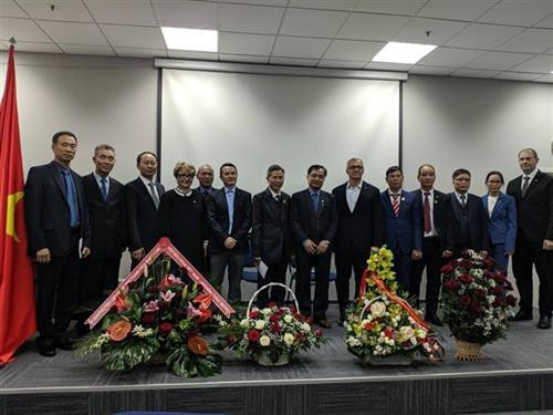 各代表在乌克兰首都基辅召开2020-2024年任期第八届代表大会合影。图自越通社 各代表在乌克兰首都基辅召开2020-2024年任期第八届代表大会合影。图自越通社