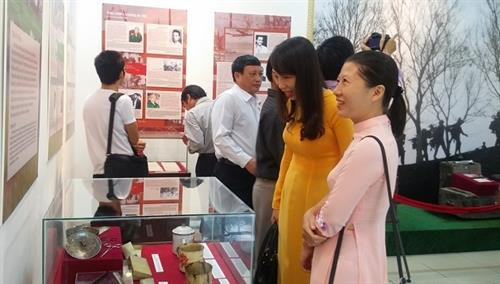 让年轻人更加深入地体会到老战士们正在承受的伤痛。（图片来源：人民报）