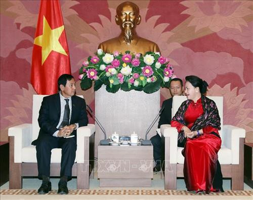 阮氏金银会见缅甸巩固与发展党主席丹泰。图自越通社