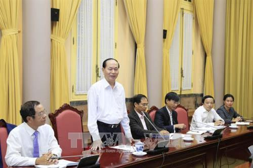 陈大光在会上发表讲话。（图片来源：越通社）