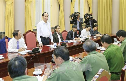 陈大光在会上发表讲话。（图片来源：越通社）