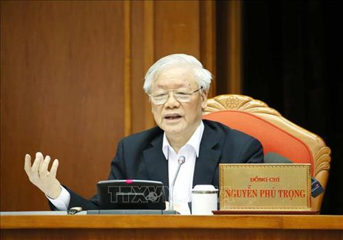 越共中央总书记、国家主席阮富仲主持会议。图自越通社