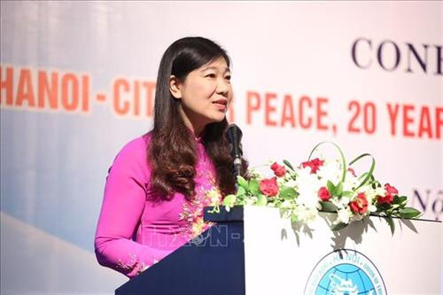 河内市友好组织联合会主席阮兰香发表讲话。图自越通社 河内市友好组织联合会主席阮兰香发表讲话。图自越通社