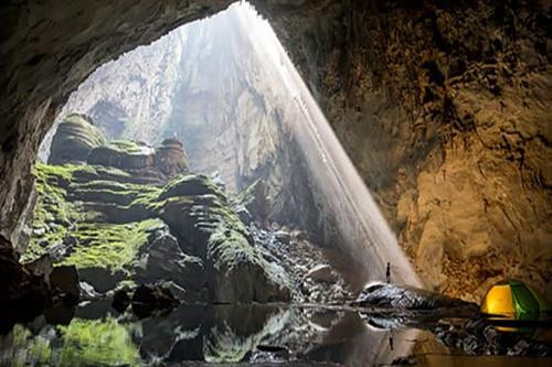 天然洞穴—韩松洞。图自因特网 天然洞穴—韩松洞。图自因特网