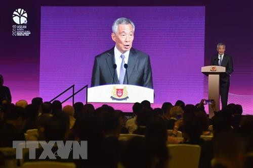 新加坡总理李显龙在会上致开幕词。图自AFP