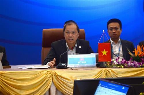 越南外交部副部长阮国勇在会上发言。图自越通社