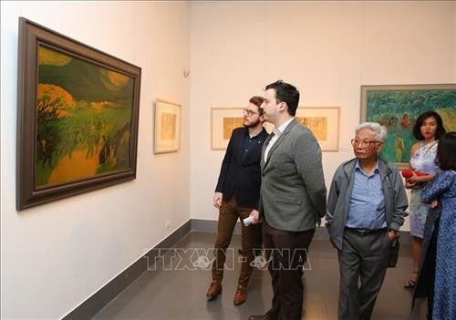 越南美术博物馆举行的“当年的奠边府”美术展 。图自越通社 越南美术博物馆举行的“当年的奠边府”美术展 。图自越通社