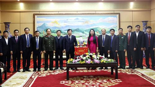 越南政府副总理郑廷勇率领工作代表团赴永福省,向该省领导和人民致以新春祝福。图自https://vinhphuc.gov.vn/ 越南政府副总理郑廷勇率领工作代表团赴永福省,向该省领导和人民致以新春祝福。图自https://vinhphuc.gov.vn/