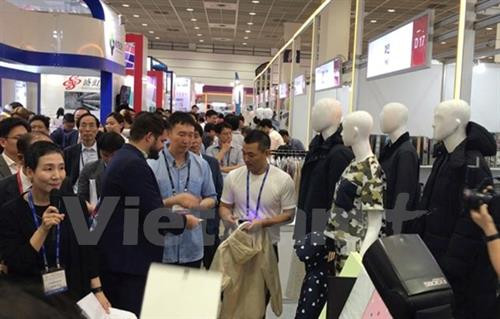 自由贸易协定为越南纺织业带来新机遇。(图片来源:越通社) 自由贸易协定为越南纺织业带来新机遇。(图片来源:越通社)