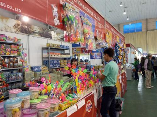 泰国商品零售展的展位（图片来源：越通社）