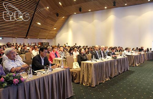 会议场景。(图片来源:http://www.dulichvn.org.vn) 会议场景。(图片来源:http://www.dulichvn.org.vn)