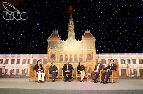 会议场景。(图片来源:http://www.dulichvn.org.vn) 会议场景。(图片来源:http://www.dulichvn.org.vn)