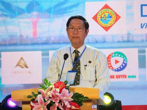 芹苴市人民委员会副主席黎文心在致开幕辞。图自越通社