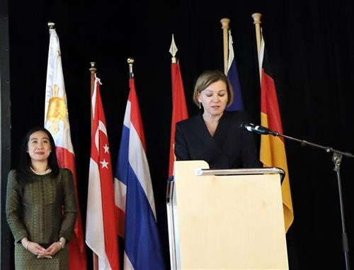 德国外交部亚洲司司长西格蒙德·佩特拉。图自越通社