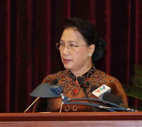 越共中央政治局委员、国会主席阮氏金银在会上发言。图自越通社 越共中央政治局委员、国会主席阮氏金银在会上发言。图自越通社