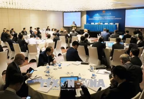 题为“加大海上执法力度”的东盟地区论坛(ARF)研讨会场景。（图片来源：越通社）