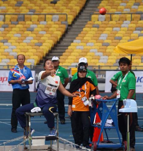 越南运动员阮氏海在比赛中。（图片来源：体育报）