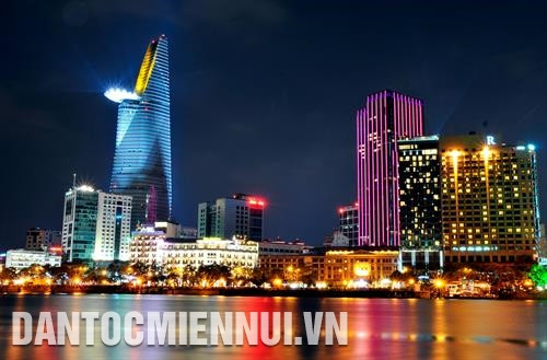 胡志明市夜景。记者 福青 摄