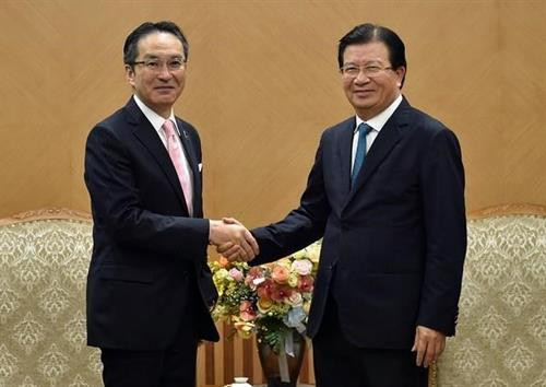 越南政府副总理郑廷勇于会见日本丸红株式会社新任社长Masumi Kakinori。图自baochinhphu.vn 越南政府副总理郑廷勇于会见日本丸红株式会社新任社长Masumi Kakinori。图自baochinhphu.vn