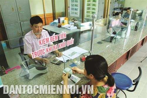 三海县政策性银行向当地同胞提供贷款。记者 安成达 摄 2018年，三海县助农站已建立野生苦瓜种植模式，帮助同胞提高收入。记者 安成达 摄 扩大玉米种植面积，有助于实现农业和农村结构转移。图为：美方乡玉米售货季节。记者 安成达 摄 三海县林产品开发与加工为当地劳动力带来就业机会。记者 安成达 摄 三海县美方茶叶合作社一直动员同胞注重提高产品质量，承诺采用安全茶叶生产落成。记者 安成达 摄