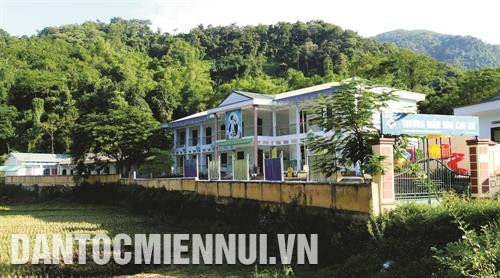 三海县各所学校均为混凝土结构。图为由越南煤炭与矿产工业集团援建的高稚乡本蓬1号幼儿园。记者 安成达 摄 为了提高同胞文化和生活水平,三海县已确定发挥内力,动员社区参加新农村建设与可持续减贫相结合。记者 安成达 摄 近年来,“全民团结建设居民区文化生活”运动已得到注重。记者 安成达 摄 三海县各所学校均为混凝土结构。图为由越南煤炭与矿产工业集团援建的高稚乡本蓬1号幼儿园。记者 安成达 摄 为了提高同胞文化和生活水平,三海县已确定发挥内力,动员社区参加新农村建设与可持续减贫相结合。记者 安成达 摄 近年来,“全民团结建设居民区文化生活”运动已得到注重。记者 安成达 摄