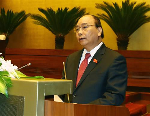 越南政府总理阮春福在会上发表讲话。（图片来源：越通社）