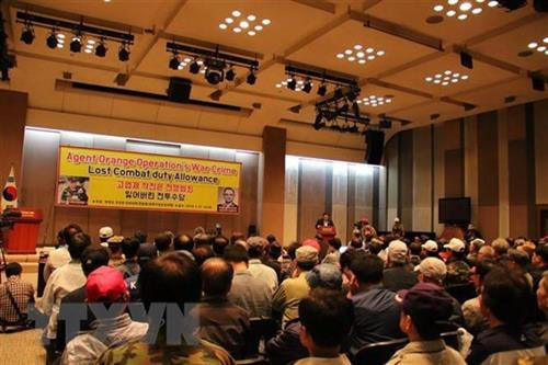 新闻发布会全景。图自越通社