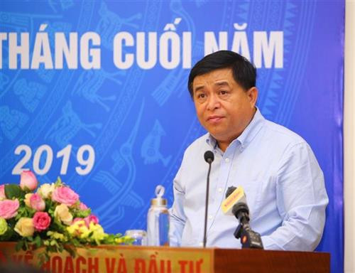 计划与投资部部长阮志勇在会议上发表讲话。图自越通社 计划与投资部部长阮志勇在会议上发表讲话。图自越通社