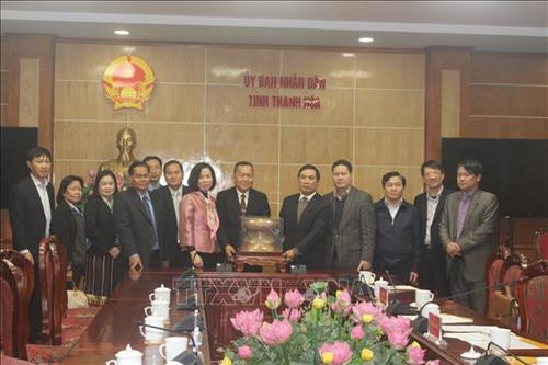双方代表合影。图自越通社