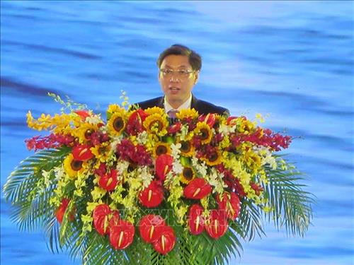 庆和省委副书记、人民委员会主席、2019年国家旅游年和第九届庆和省芽庄海洋节组委会主席黎德荣发言。图自越通社