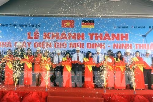 颖角风电厂竣工仪式。图自越通社 颖角风电厂竣工仪式。图自越通社