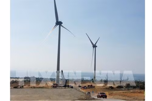 颖角风电厂。图自越通社 颖角风电厂。图自越通社